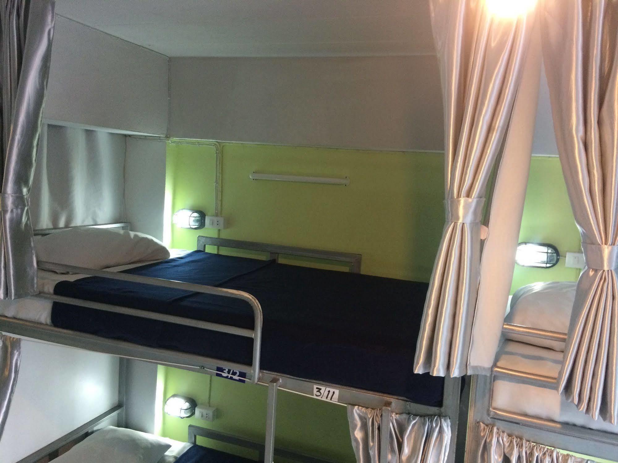 I-smile & U2 Auberge de jeunesse *
